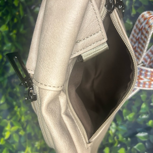 Stylish Cream Crossbody Bag with Patterned Strap - Picture 5 of 5